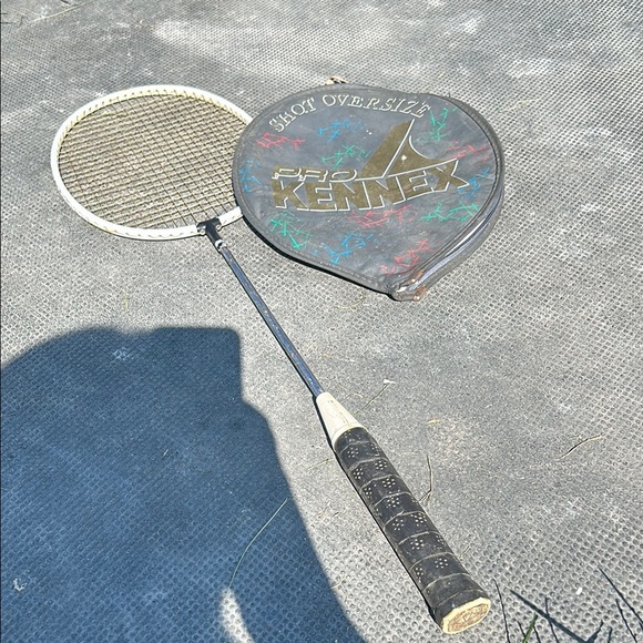 Black and White Badminton Racket - Picture 1 of 5